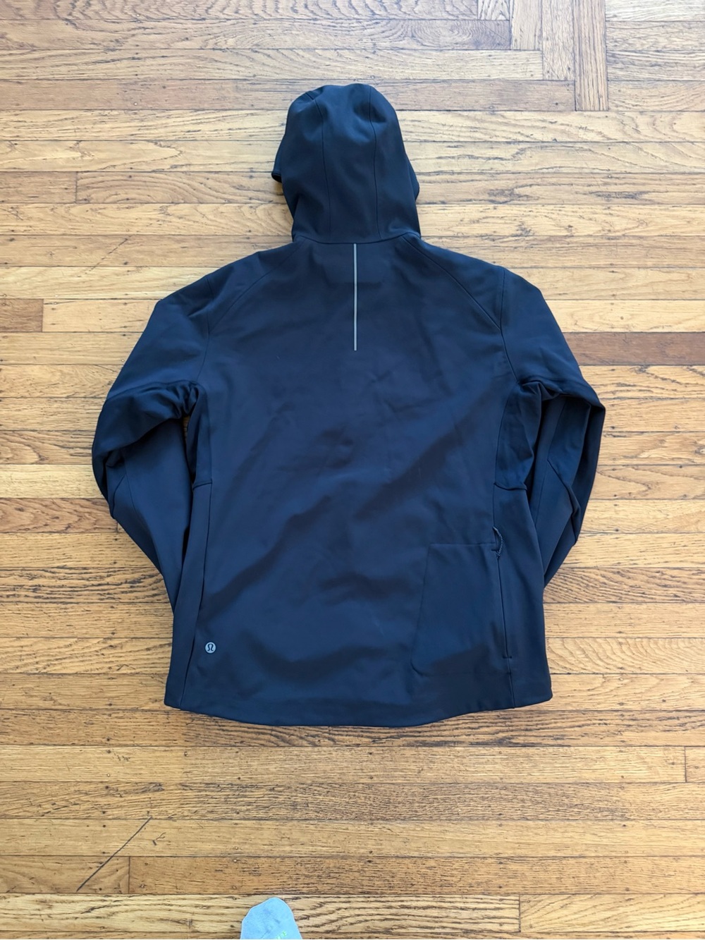 Men's Lululemon Cross Chill Jacket in black - Picture 3 of 4